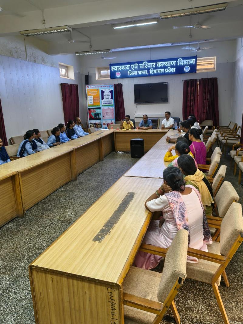 ESIC शाखा कार्यालय, चंबा द्वारादिनांक - 13.08.2025 को श्री प्रदीप शर्मा, शाखा प्रभारीकी अध्यक्षता मेंSPREE योजना (Scheme to Promote Registration of Employers/Employees) के संबंध में जागरूकता शिविर का आयोजन Medical college conference Hall, चंबामें किया गया।